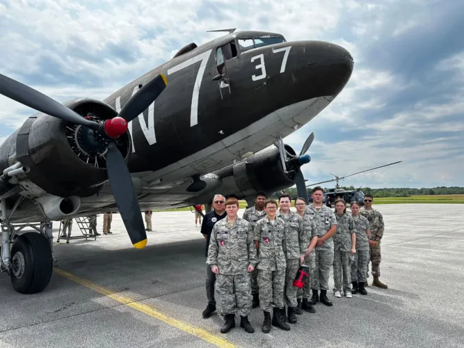 Civil Air Patrol helps at breakfast